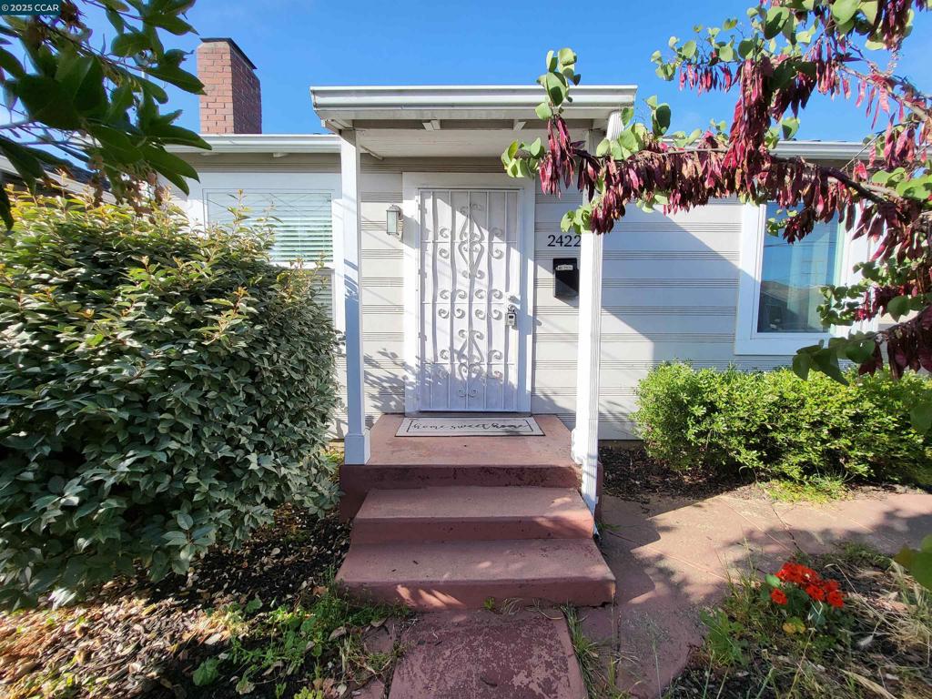 2422 Dover Ave Property Photo 1