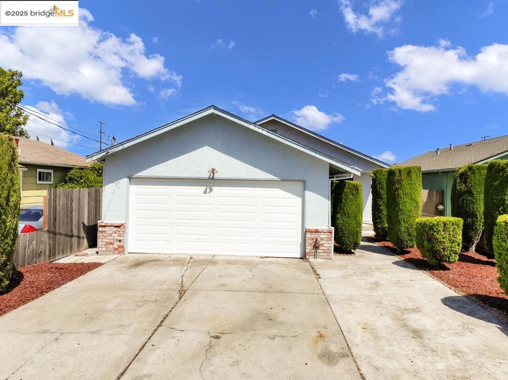 2740 14th St Property Photo 1