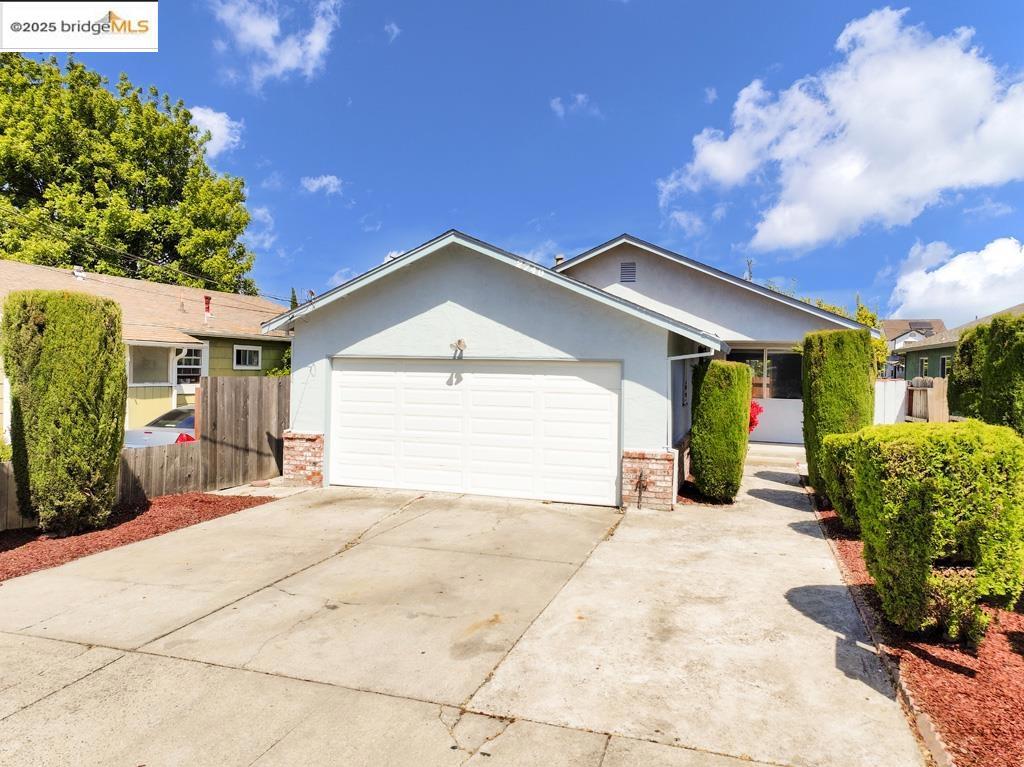 2740 14th St Property Photo 1