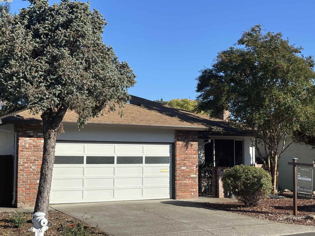 224 Orangewood Dr Property Photo 1