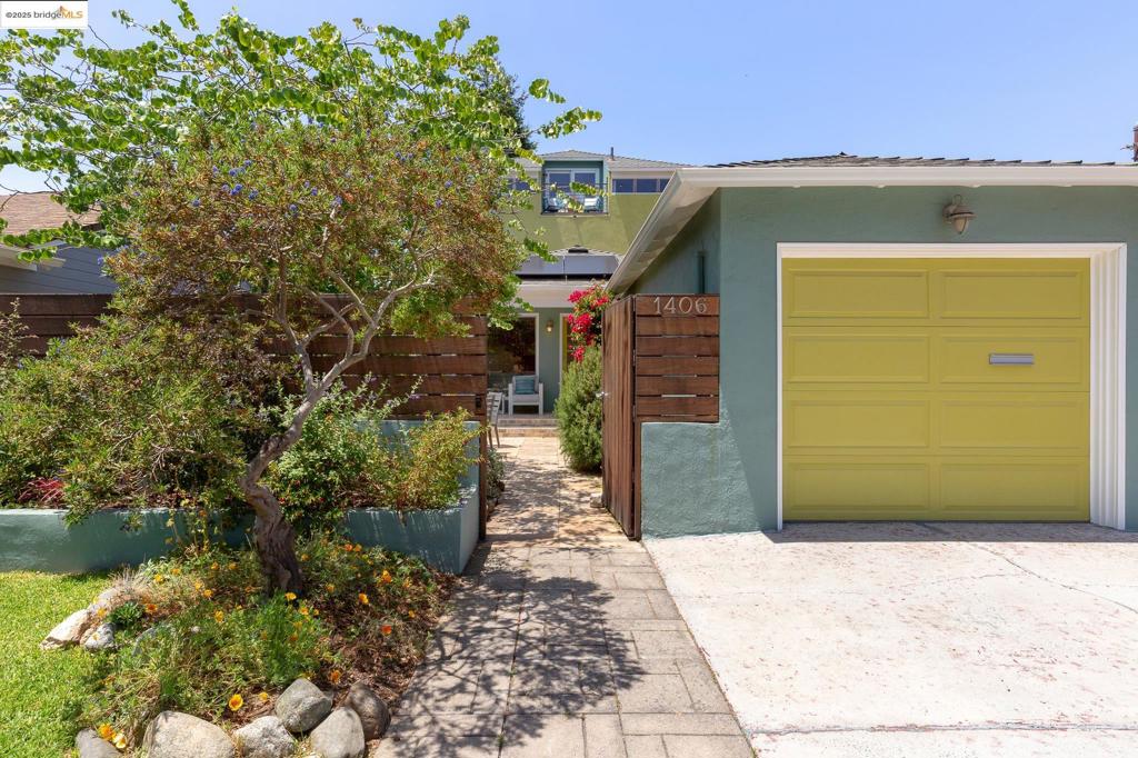 1406 10th St Property Photo 1