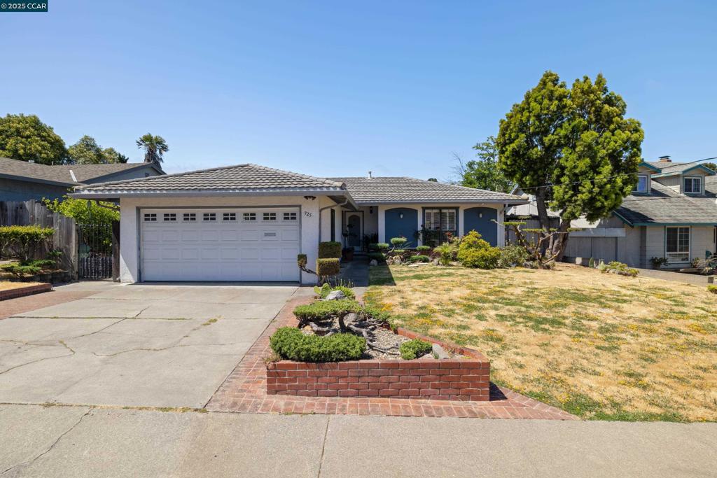 925 Tara Hills Dr Property Photo 1