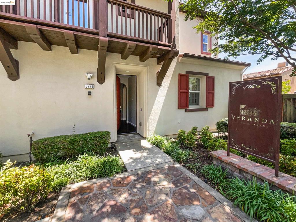 3221 Browntail Way Property Photo 1