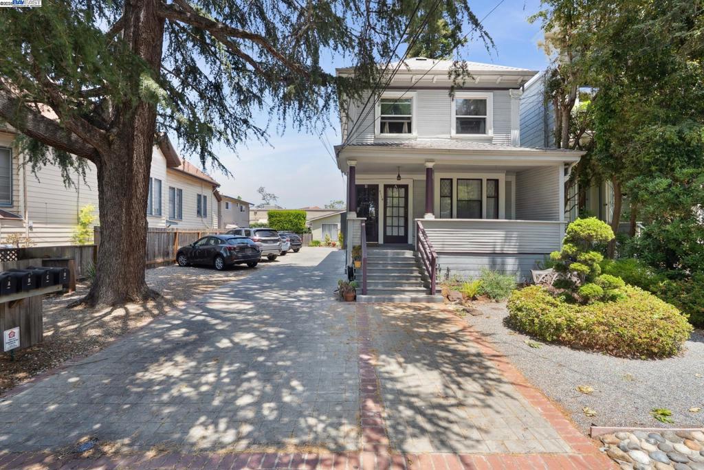 2119 Alameda Ave Property Photo 1