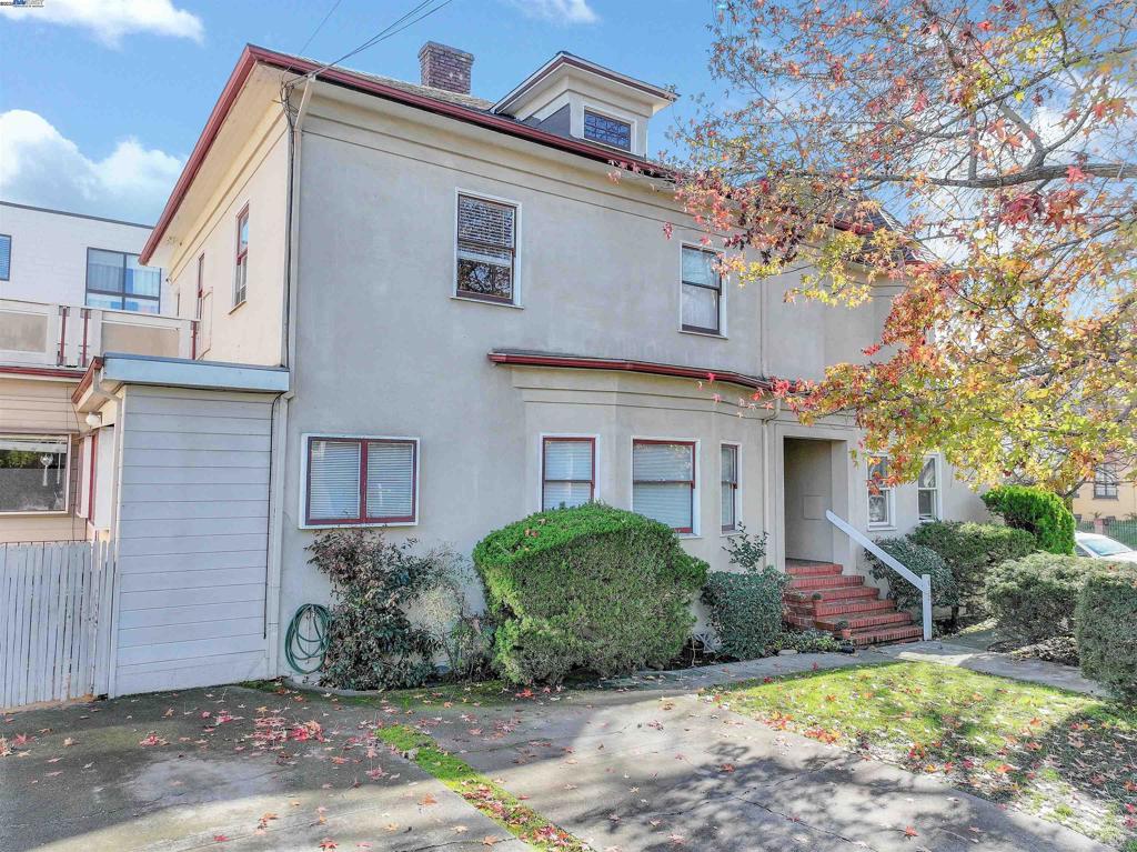 254 Perkins St. Property Photo 1