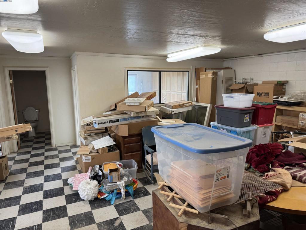 3418 San Leandro St Property Photo 19