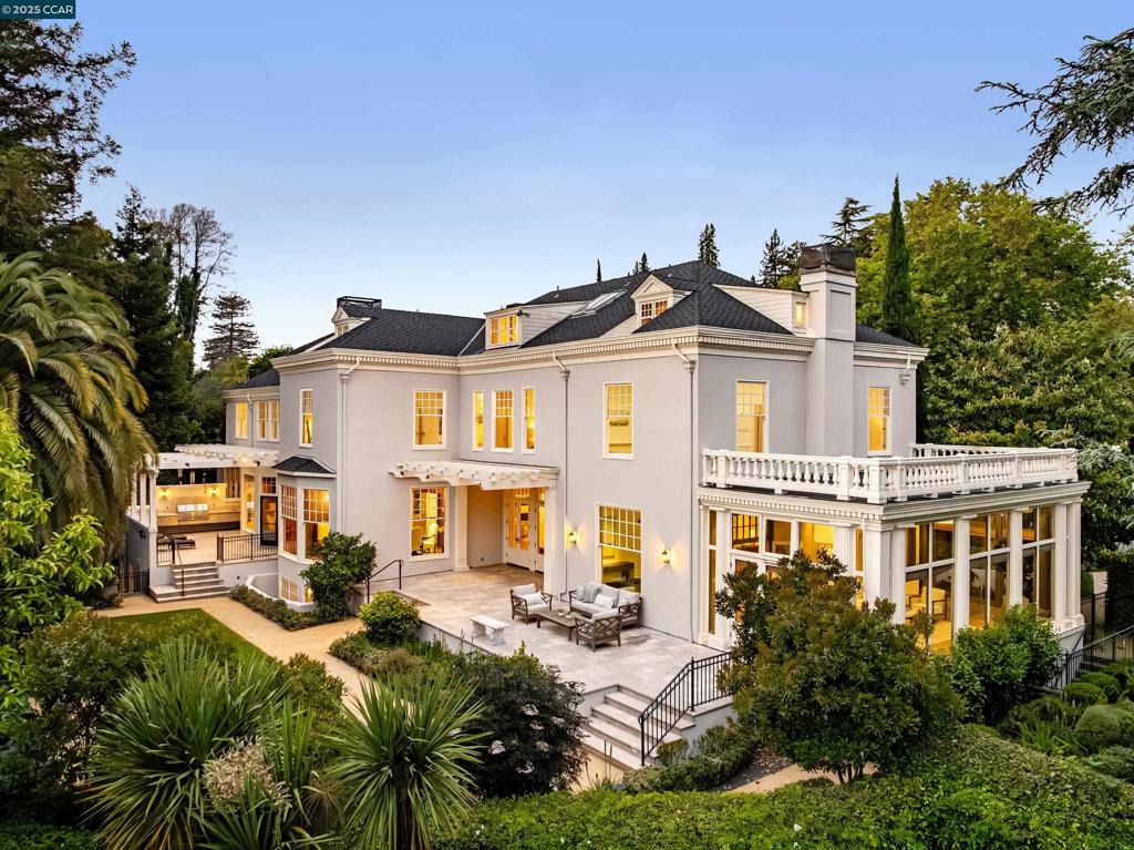 25 Crocker Ave Property Photo 2