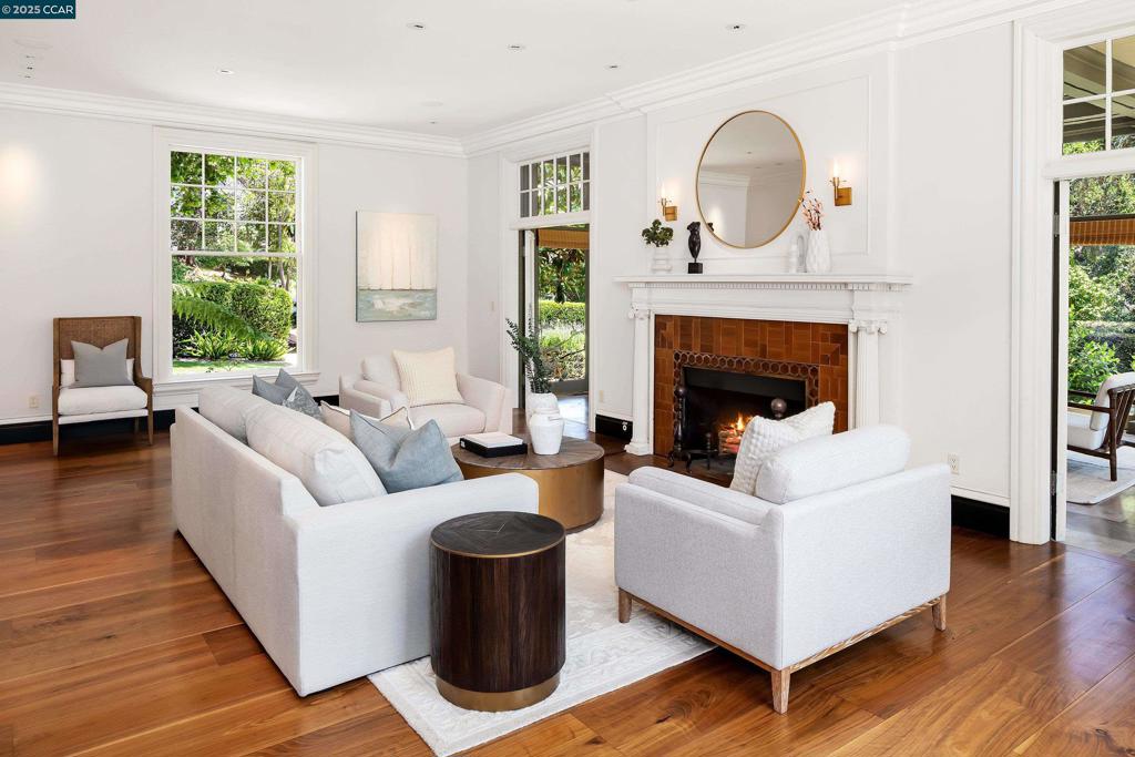 25 Crocker Ave Property Photo 7