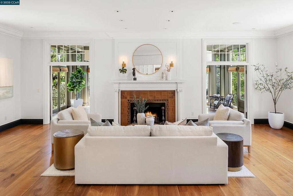 25 Crocker Ave Property Photo 8