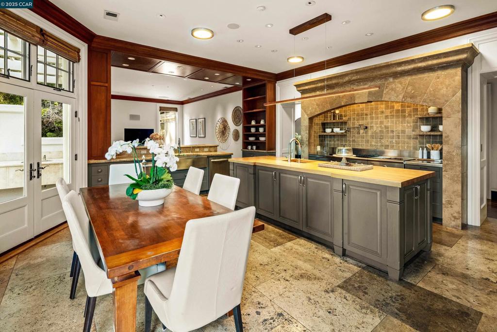 25 Crocker Ave Property Photo 12