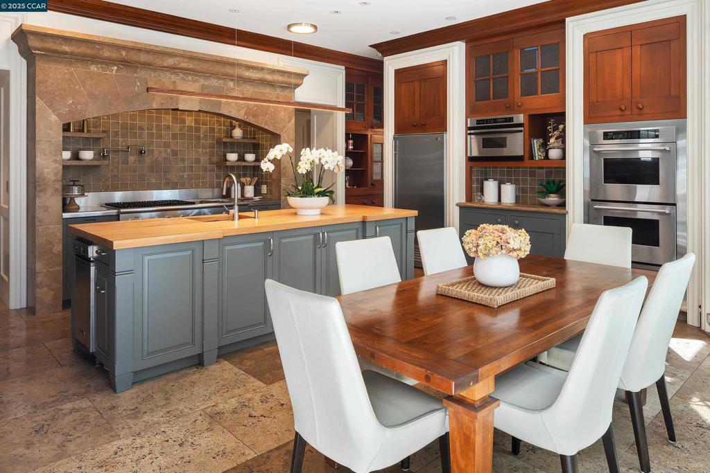 25 Crocker Ave Property Photo 13