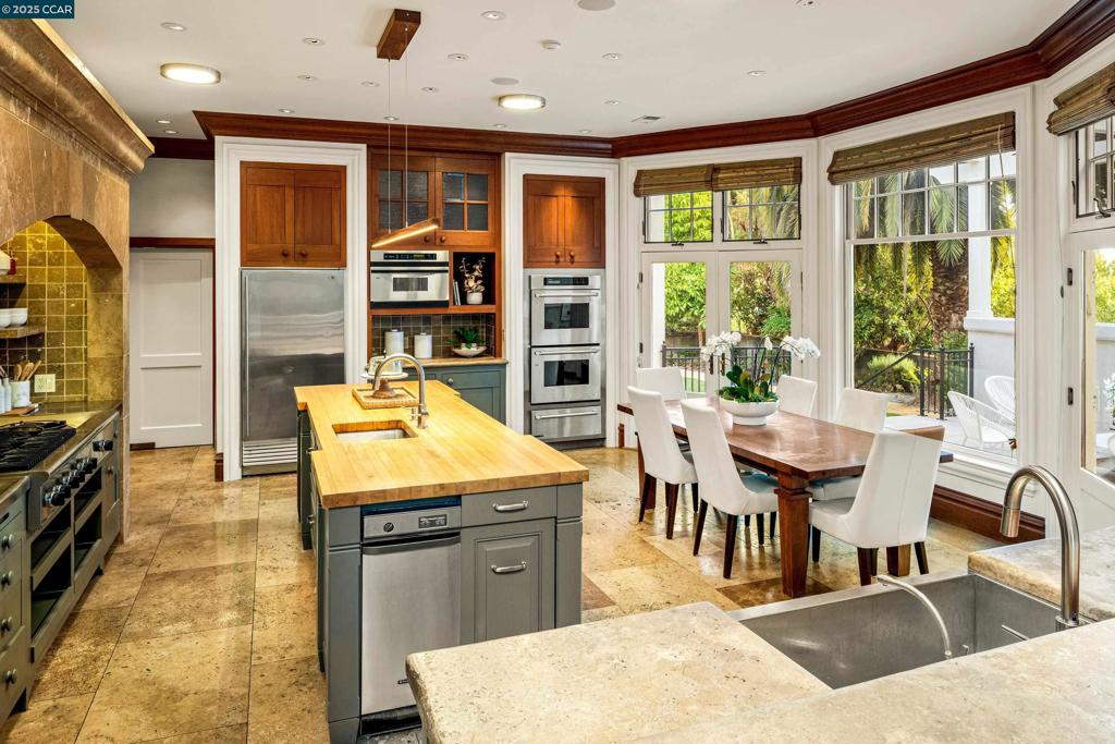 25 Crocker Ave Property Photo 14