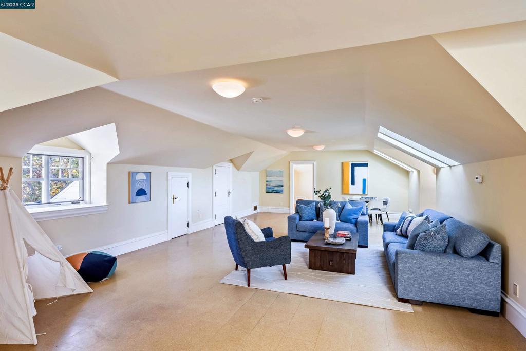 25 Crocker Ave Property Photo 31