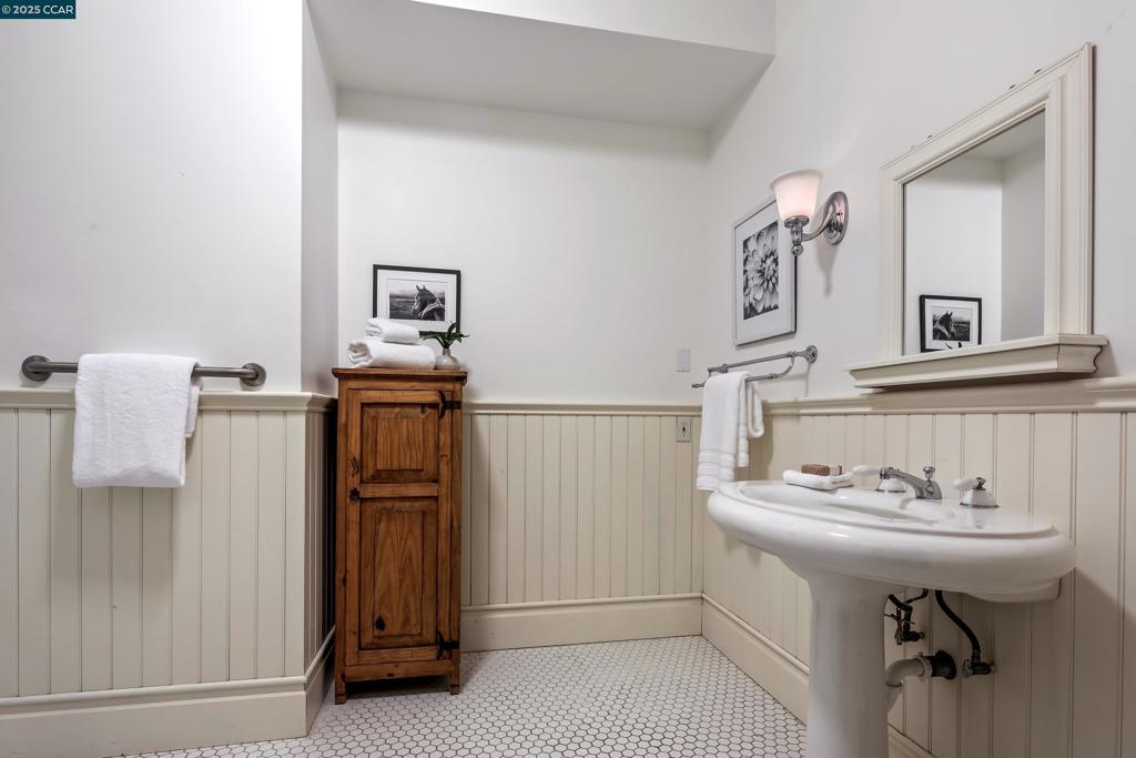 25 Crocker Ave Property Photo 39