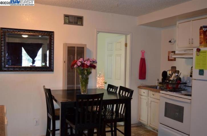 487 Hearn Ave Property Photo 9
