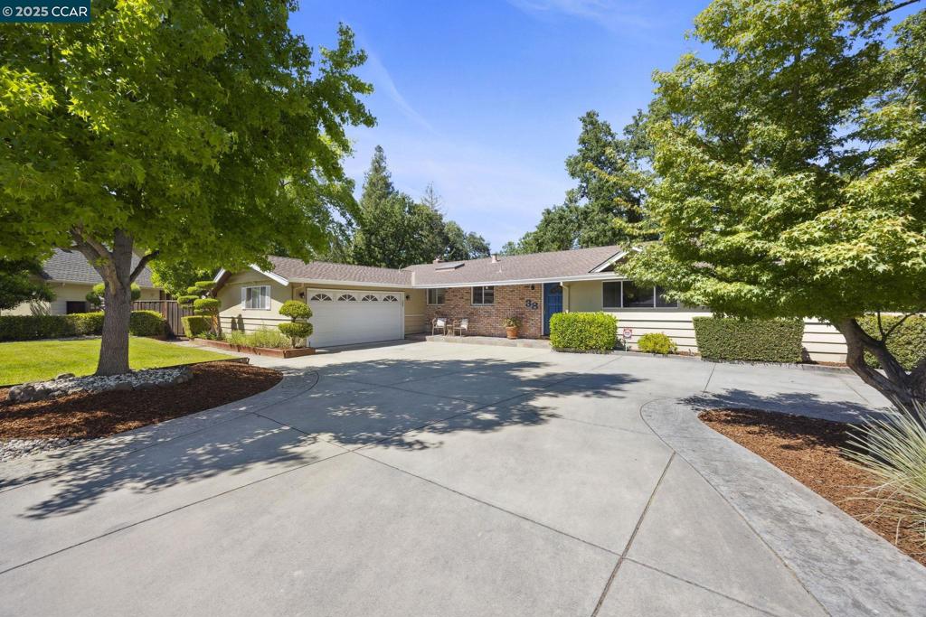 38 Oakdene Ct Property Photo 1