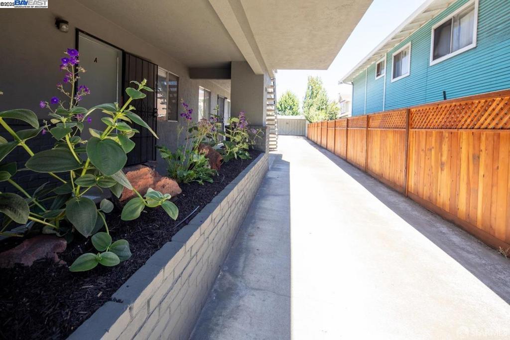 537 Pacific Avenue Property Photo 3