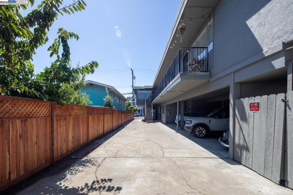 537 Pacific Avenue Property Photo 5