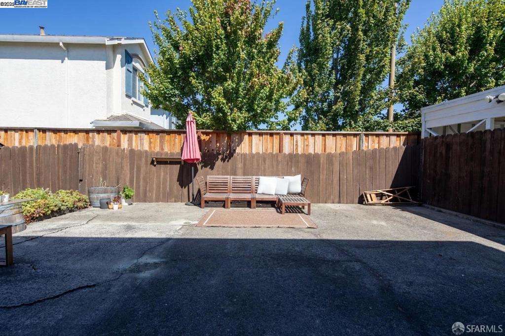 537 Pacific Avenue Property Photo 6