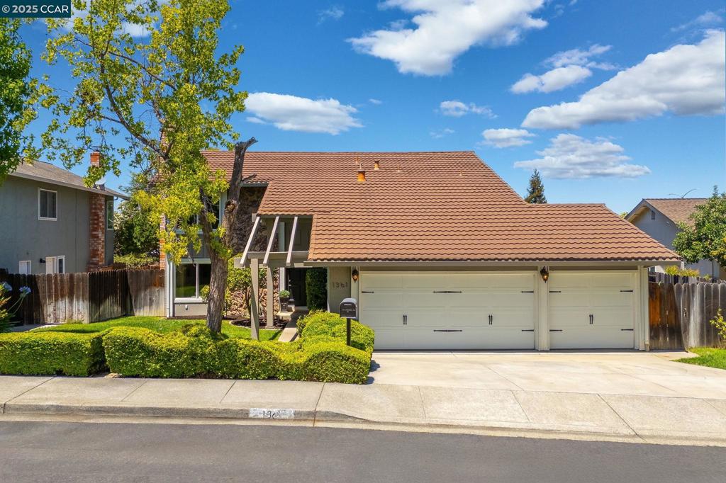 1361 Sussex Way Property Photo 1