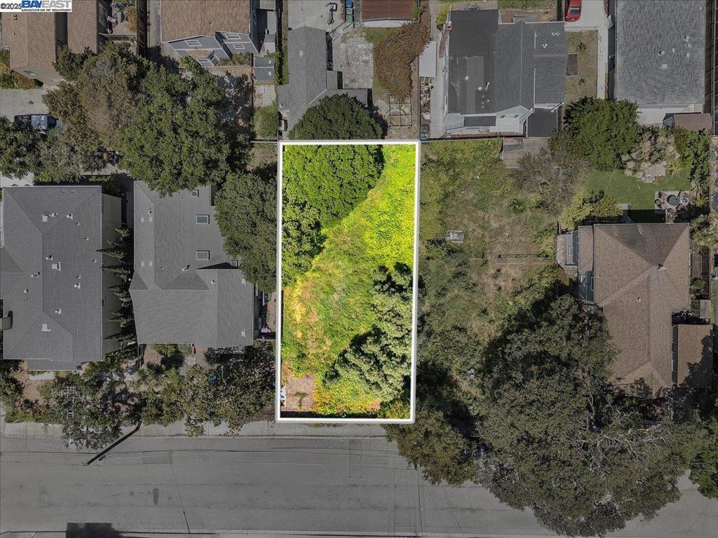 310 Spruce St Property Photo 1