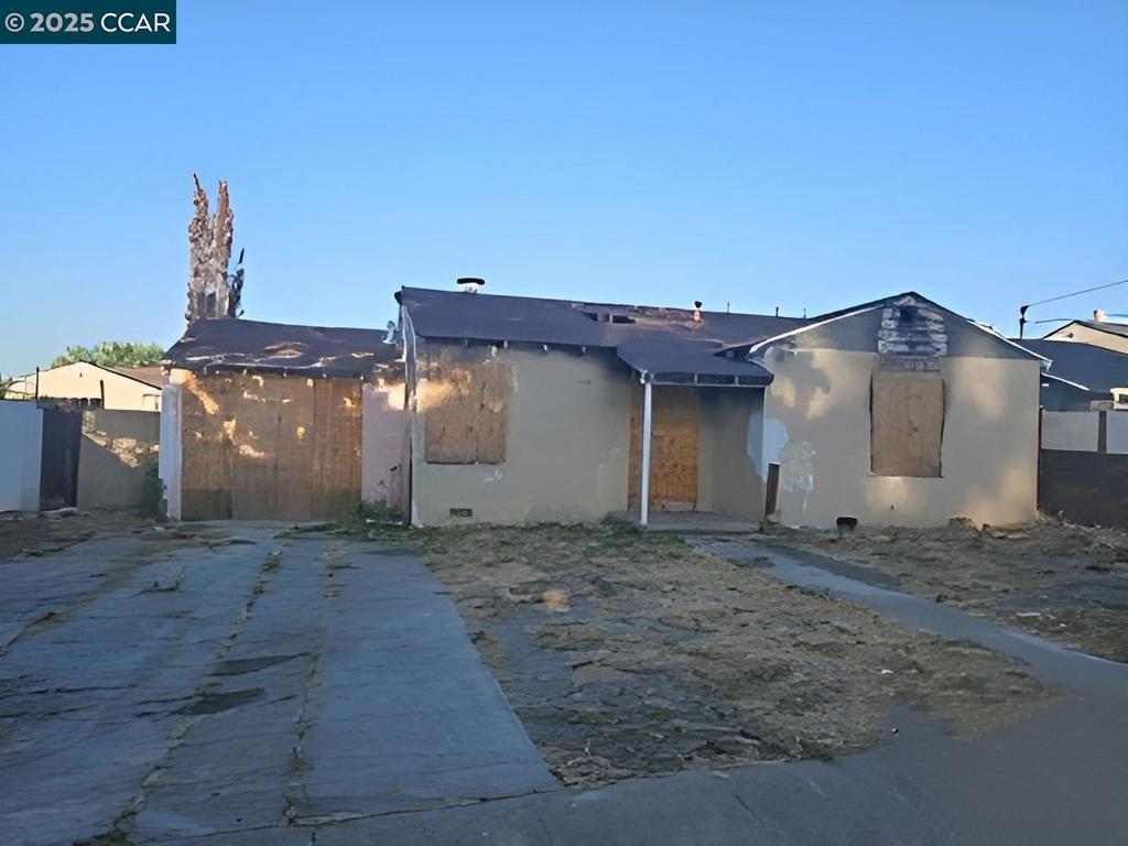 215 Madison Ave Property Photo 1