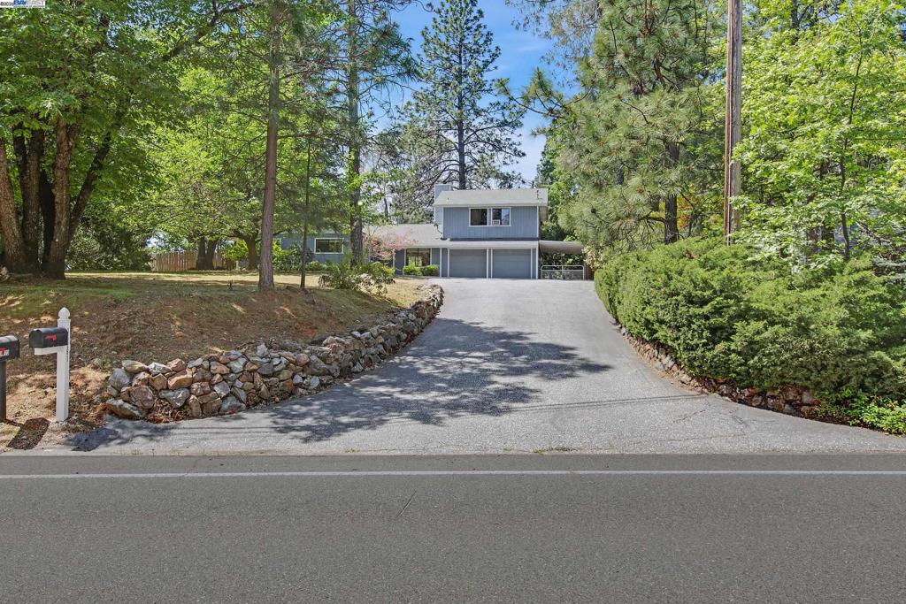 16261 Patricia Way