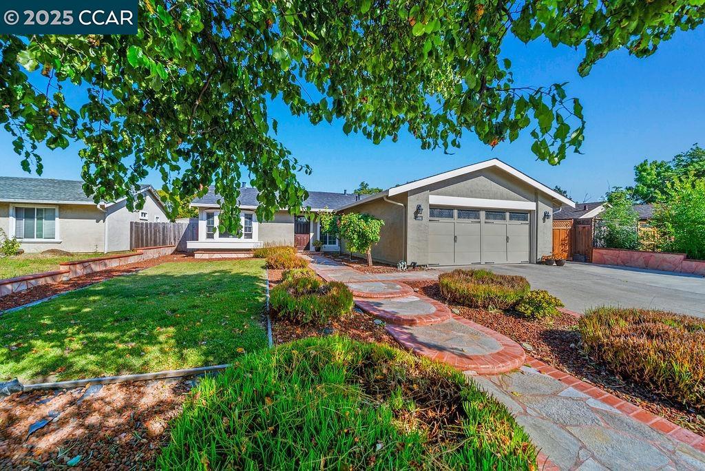 3330 Gloucester Place Property Photo 1
