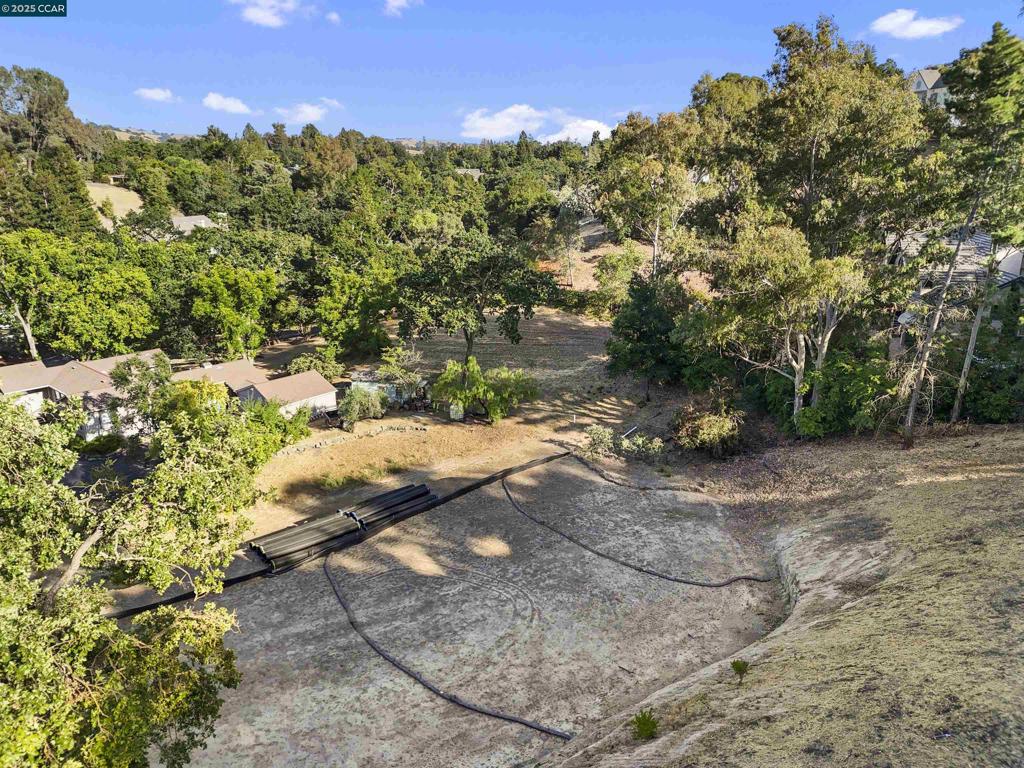 221 Dean Rd Property Photo 2