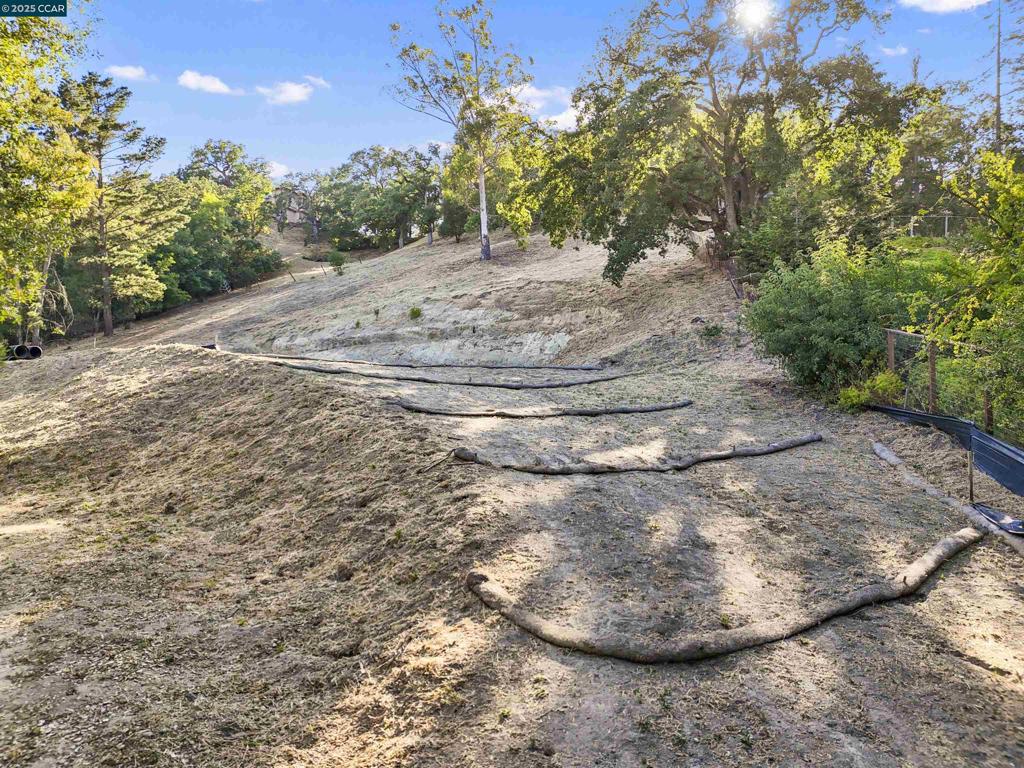 221 Dean Rd Property Photo 4