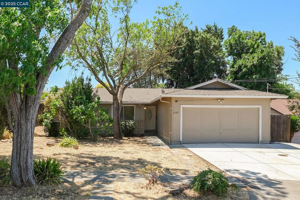 2307 Panoramic Dr Property Photo 1