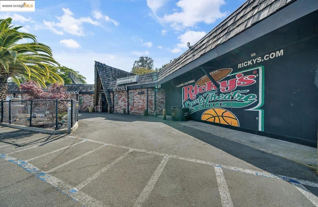 15028 Hesperian Blvd Property Photo