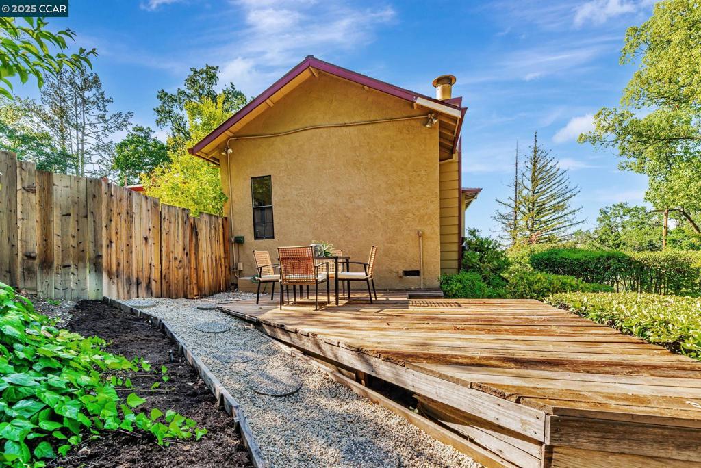 61 Alberta Ter Property Photo 38