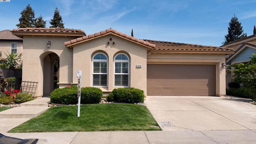 2454 Legacy Way Property Photo 1