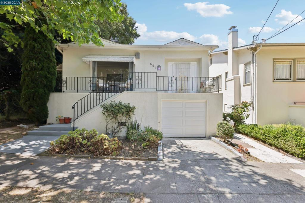 661 Brookwood Pl Property Photo 1