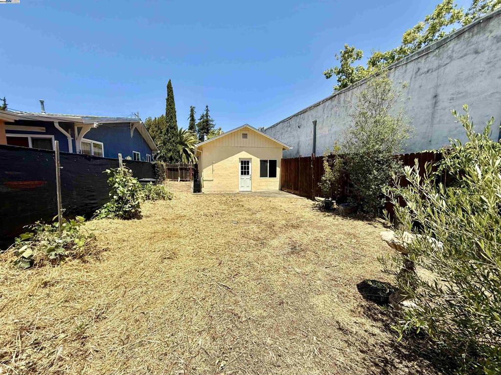 581 Victoria Ct Property Photo 23