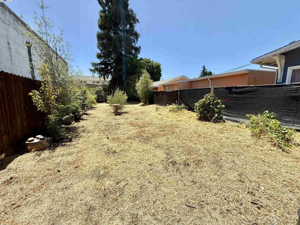 581 Victoria Ct Property Photo 24