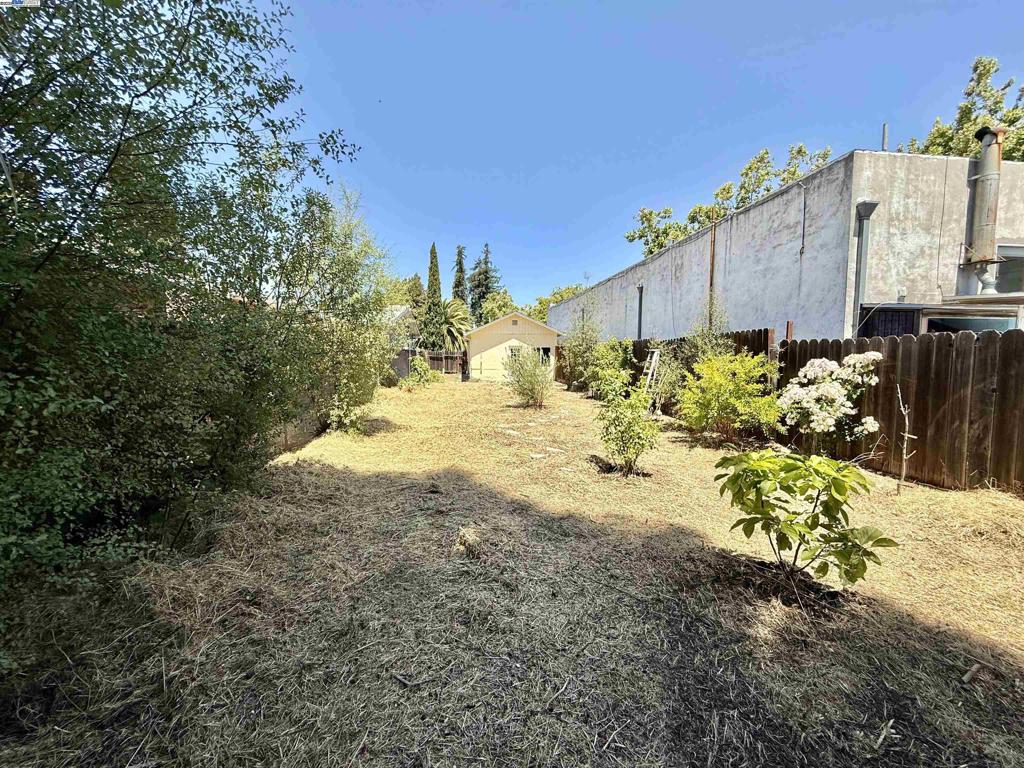 581 Victoria Ct Property Photo 28