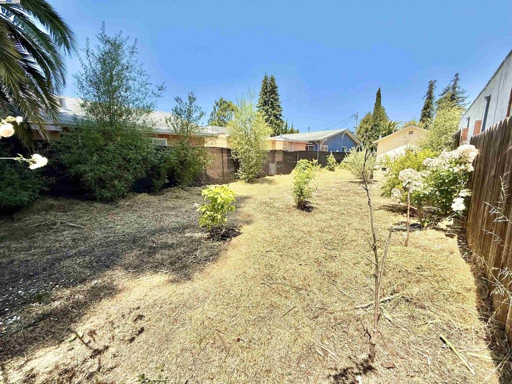 581 Victoria Ct Property Photo 29