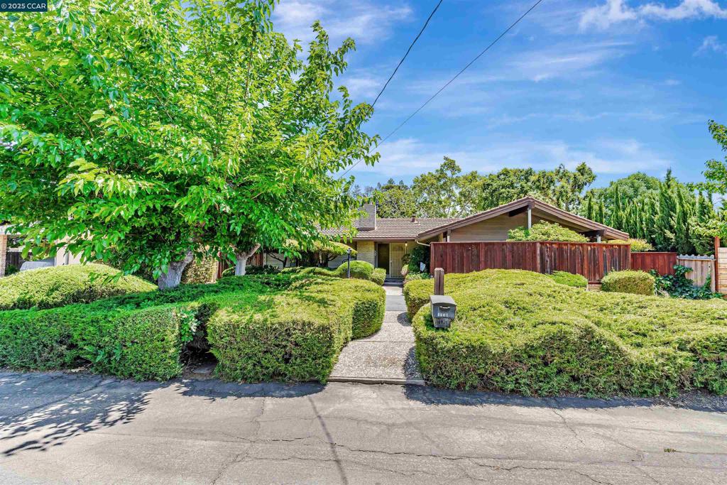 1718 Elm Rd Property Photo 1