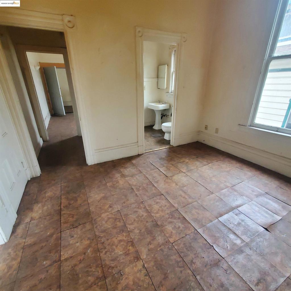 1737 13th Ave Property Photo 7