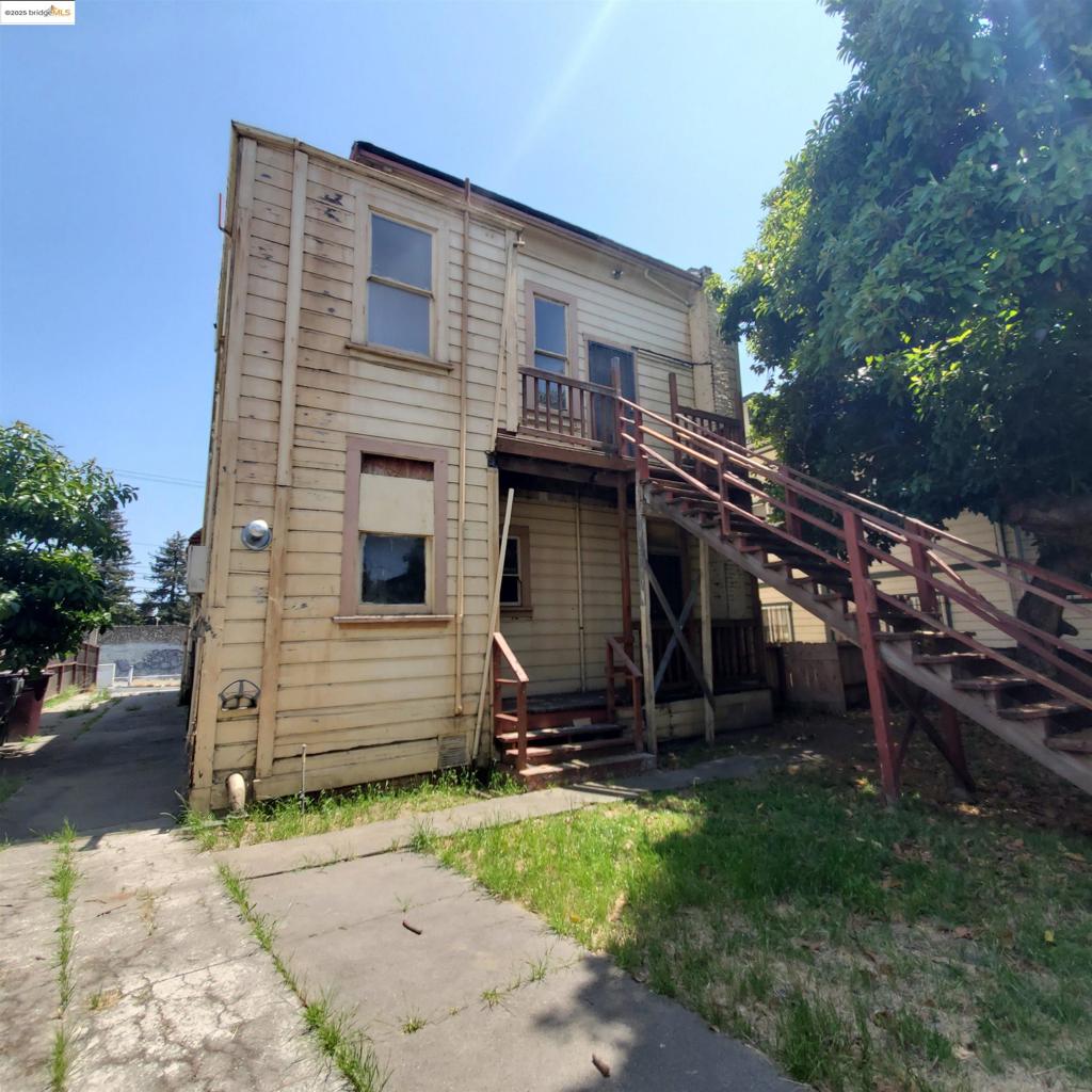 1737 13th Ave Property Photo 17