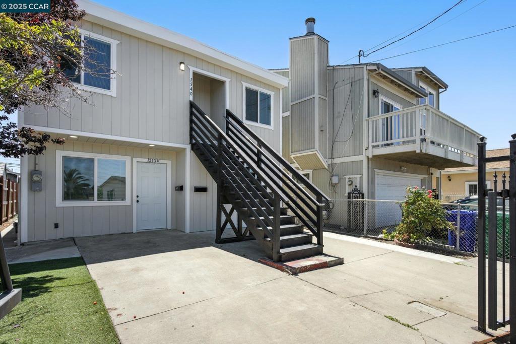 1540 Bush Ave Property Photo 1