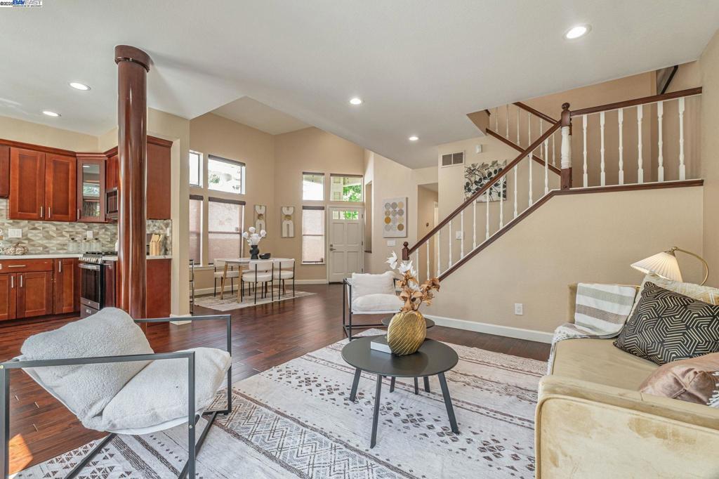 5406 Ontario Cmn Property Photo 1