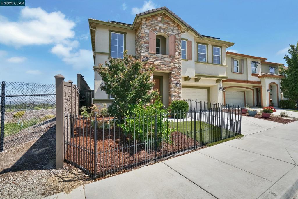 1808 Palacio Dr Property Photo 2