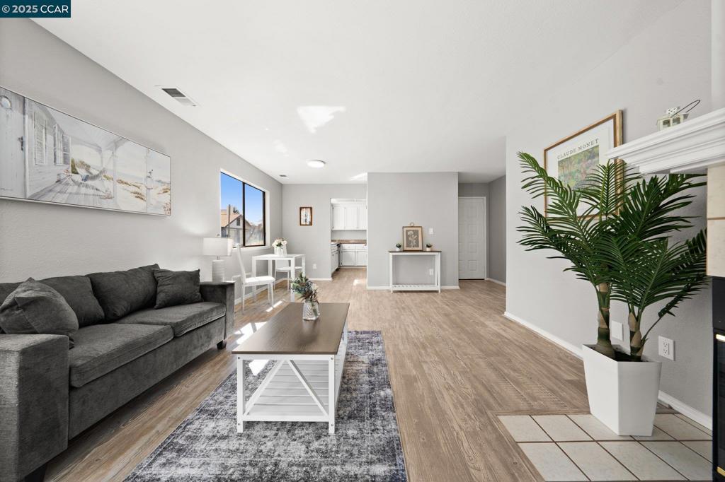 34672 Loreal Ter Property Photo 1