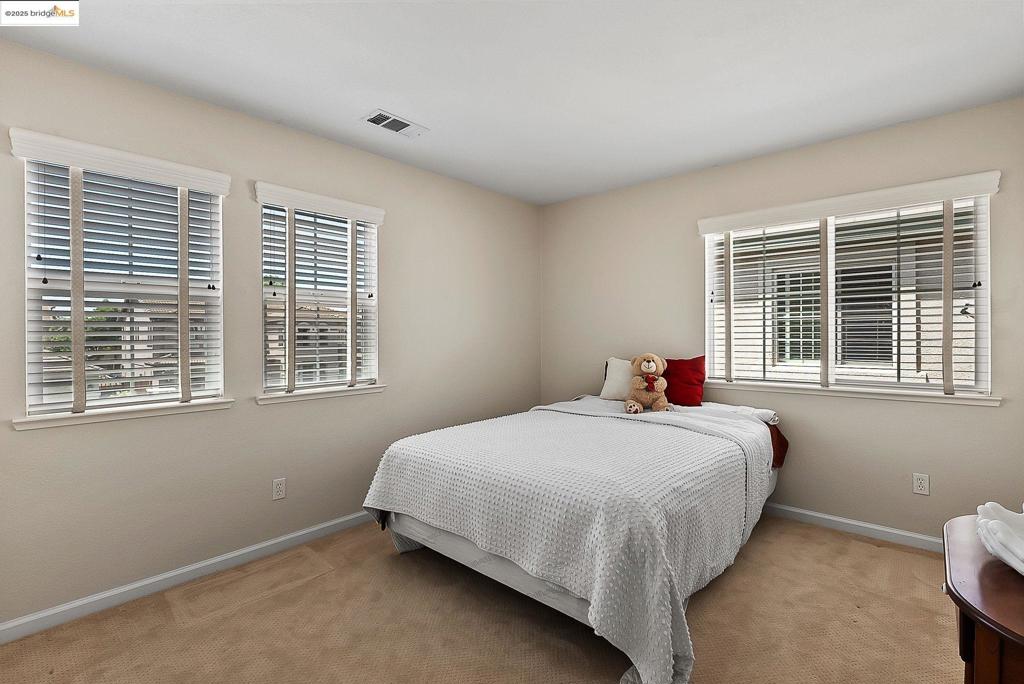 115 Tennyson Ct Property Photo 22