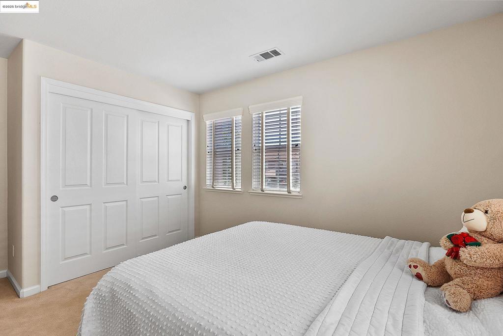 115 Tennyson Ct Property Photo 23