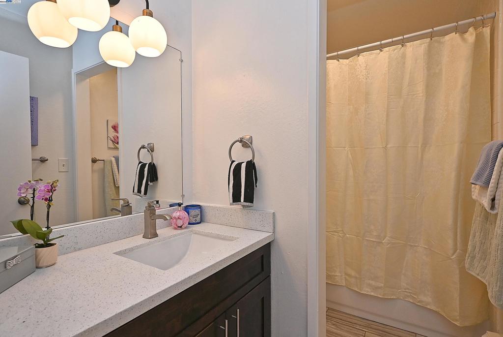 1333 Webster St A107 Property Photo 17