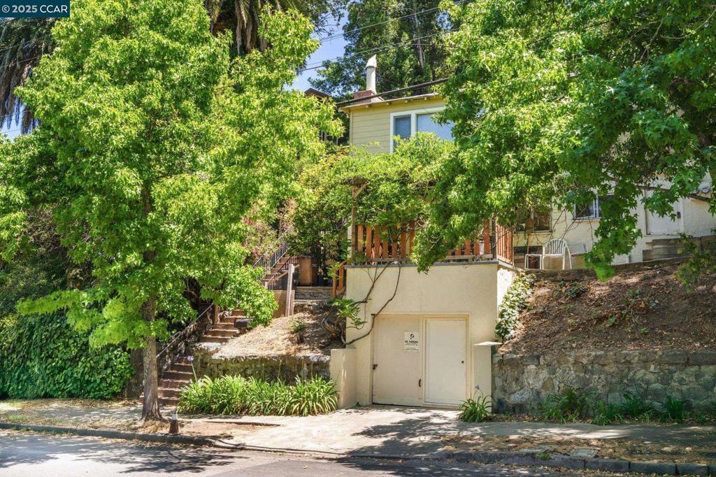 222 Marin St
